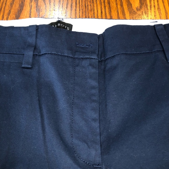 NWOT TALBOTS SIZE 10 THE PERFECT CHINO NAVY BLUE FRONT AND BACK POCKETS - Picture 3 of 5